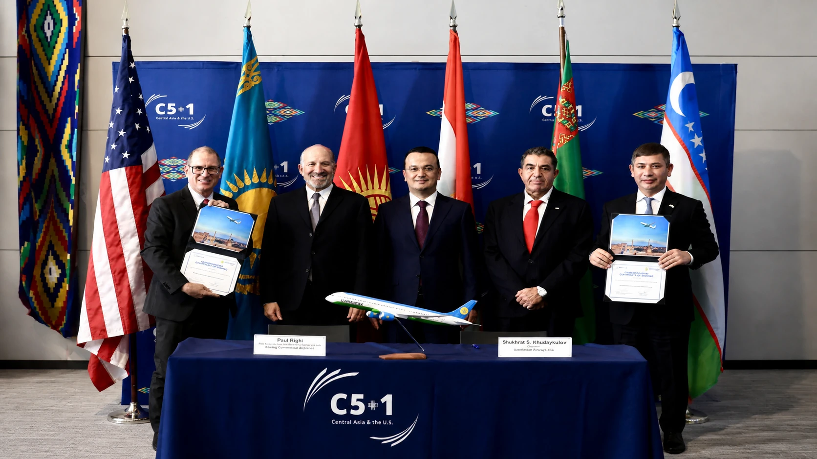 Boeing Converts Uzbekistan Airways Options Into Eight-Aircraft Widebody Order