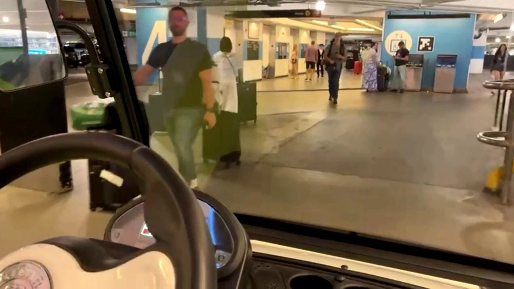 Carteav’s Driverless Airport Shuttles Put Low-Speed Autonomy Into Daily Use